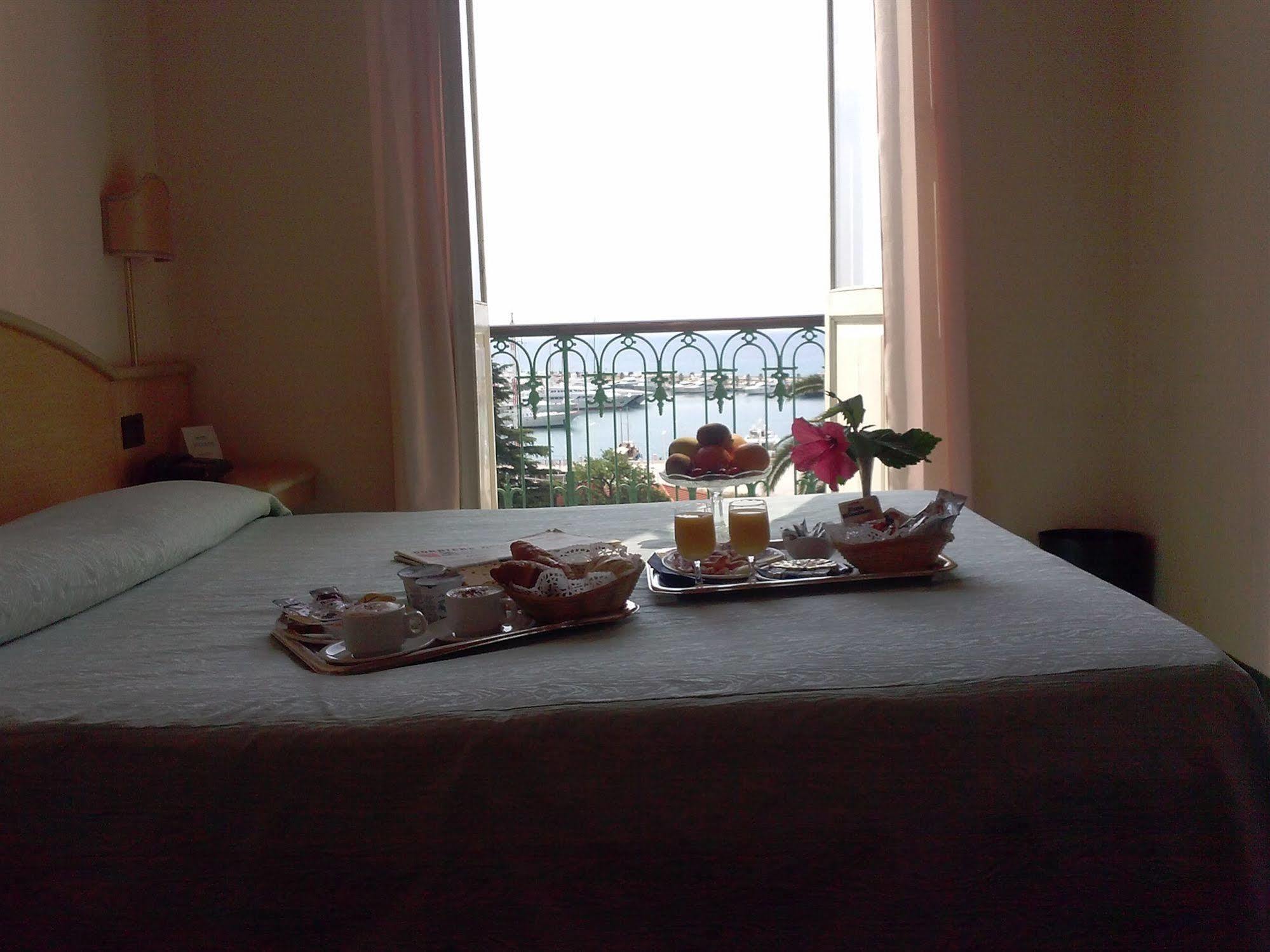 Hotel Miramare インペリア エクステリア 写真