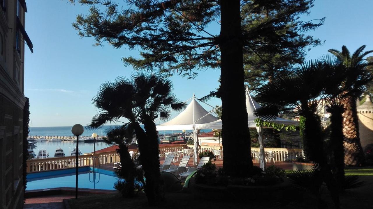 Hotel Miramare インペリア エクステリア 写真